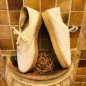 NWT Kaana women's sz 10 shoes Cream animal texture and rope decor on sides/heels